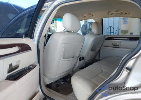 2008 Lincoln Town Car Signature Limited из США, поврежденный, VIN 2LNHM82V98X643213